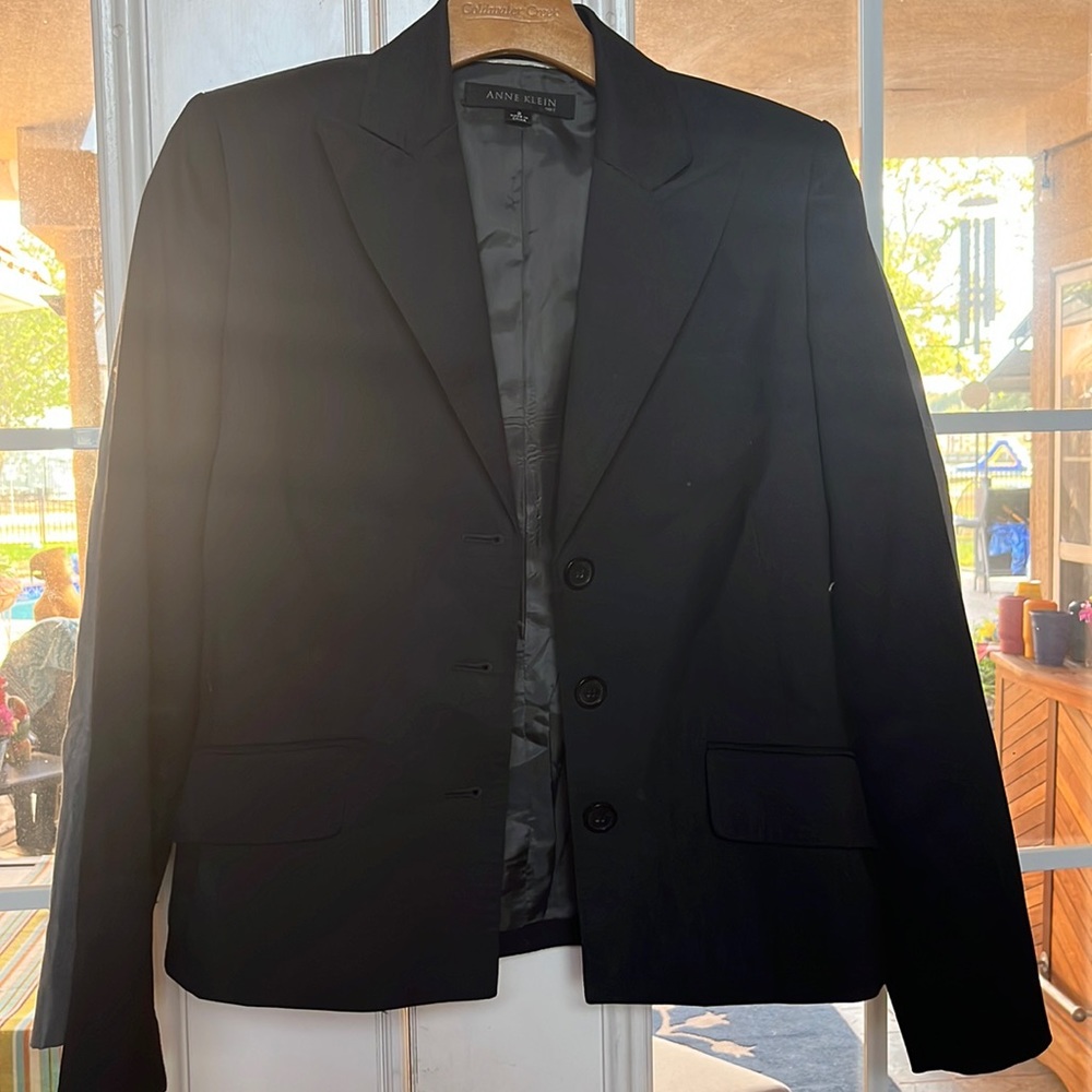 Nice blazer suit!